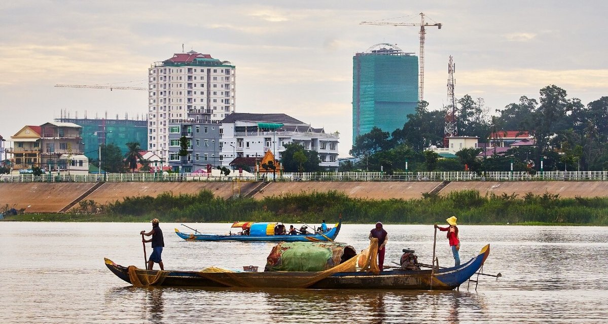 Fishing boat on Mekong in Phnom Penh, Cambodia. Image: Bryon Lippincott Flickr CC BY-ND 2.0.