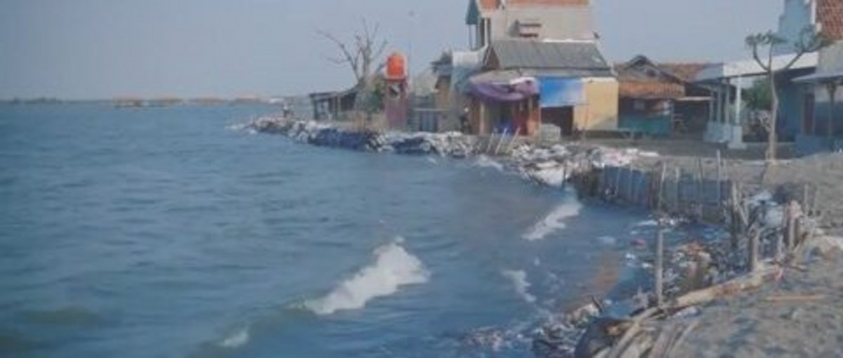 Screenshot: Weaving Hope on North Java Coast