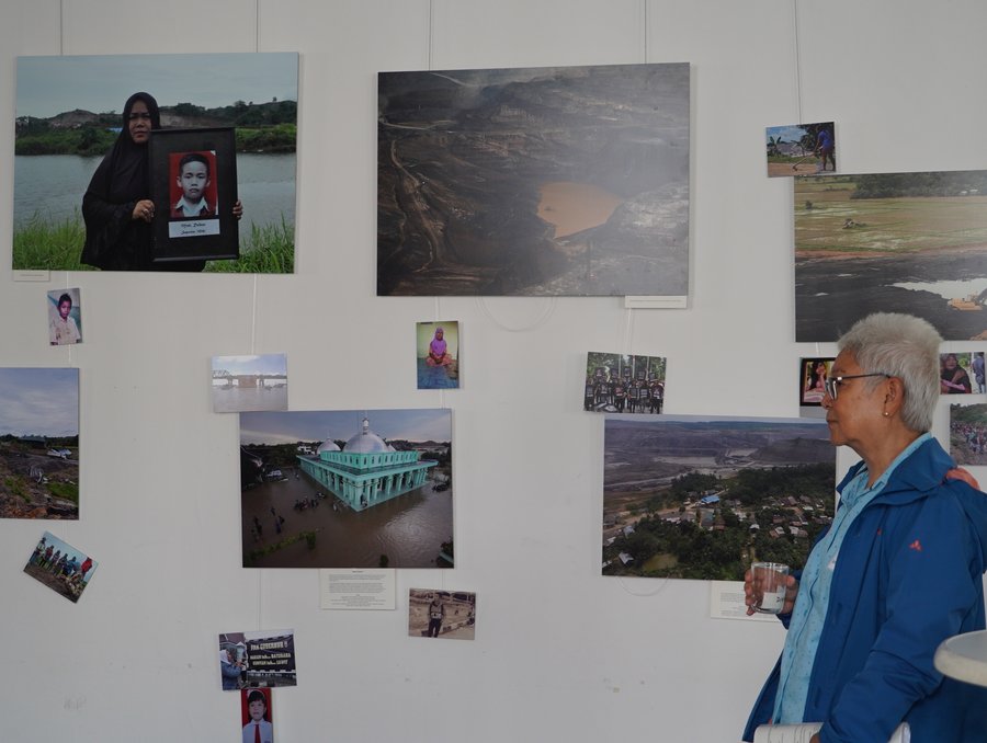 Die Ausstellung "Extracting Us" über Kohleminen in Indonesien Die Ausstellung "Extracting Us" über Kohleminen in Indonesien