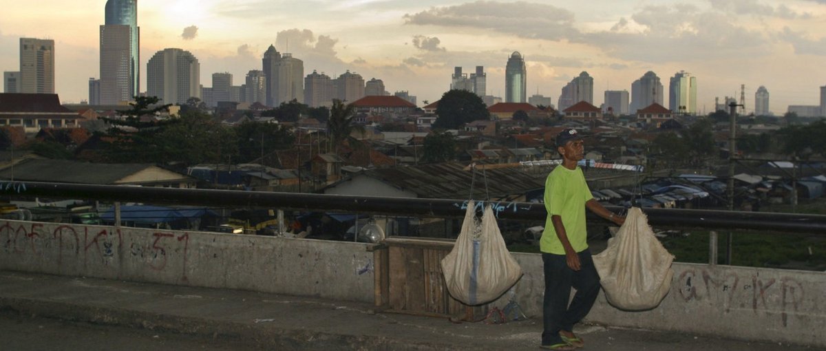 Jakarta – arm und reich. © Hans Georg Gaul