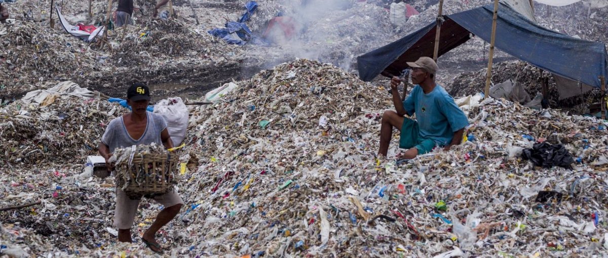 Enormes Risiko für Mensch und Umwelt: Importierter Müll auf einer offenen Deponie in Indonesien © Fully Syafi