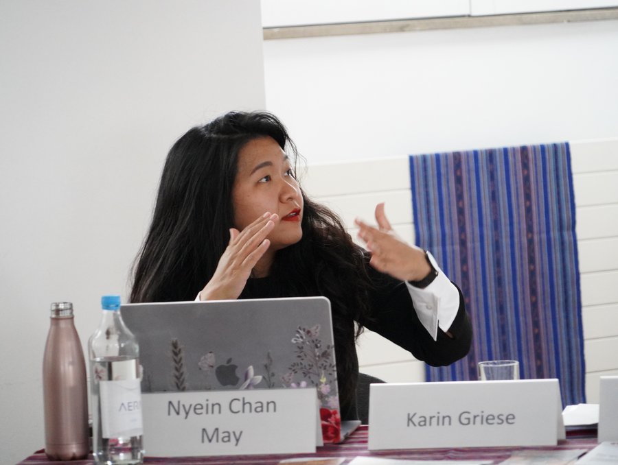 Nyein Chan May referiert über intersektionalen Feminismus in Myanmar. © Stiftung Asienhaus Workshop Intersektionaler Feminismus, Asientag 2024. © Stiftung Asienhaus