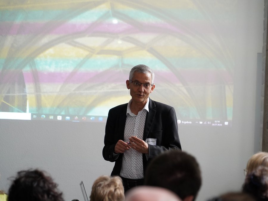 Ali Al-Nasani von EIRENE referiert über unerwünschte Kommentare. © Stiftung Asienhaus Workshop Kommentare unerwünscht. Ali Al-Nasani. © Stiftung Asienhaus