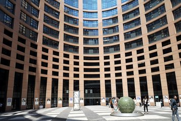 Der Innenhof des europäischen Parlaments in Straßburg