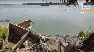 Abgerutschtes Haus Sandabbau Kambodscha