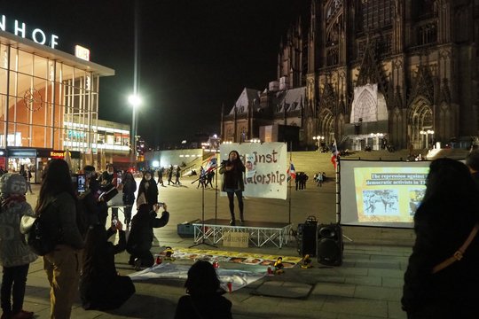 Kundgebung „Nieder mit der Diktatur“